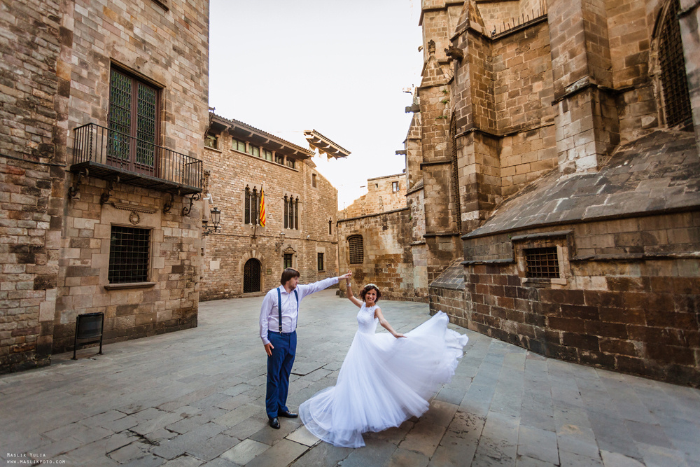 Wedding photo session in Lloret de Mar. Photographer in Barcelona Spain Maslik Yulia