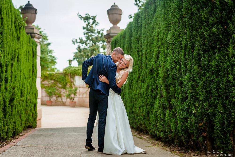 Sesja zdjęciowa w parku w Barcelonie. Fotograf w Barcelonie Hiszpanii Maslik Yulia