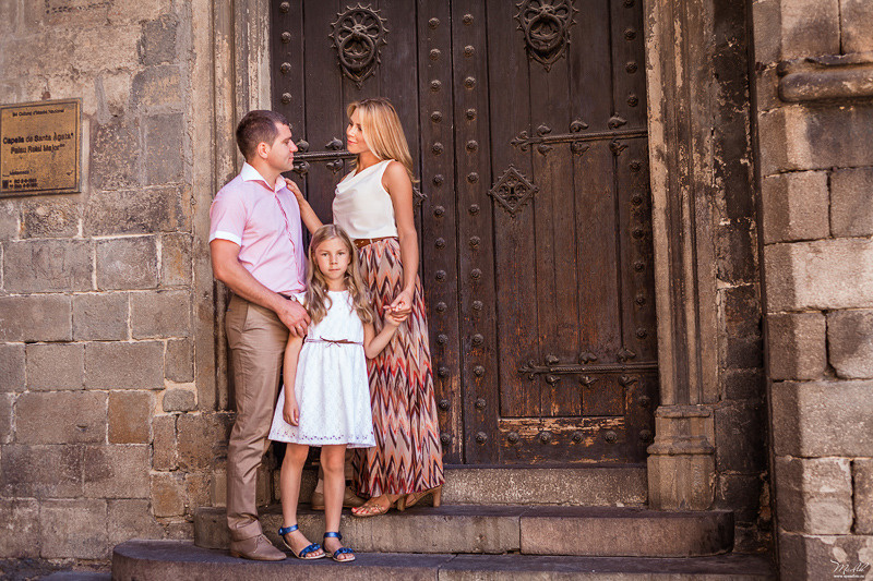Летняя семейная фотосессия в Барселоне. Фотограф в Барселоне Испании Маслик Юлия