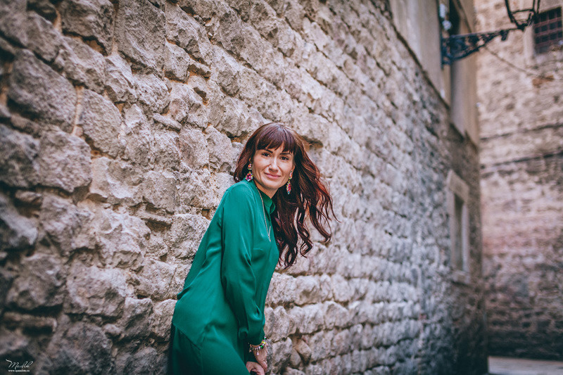 Autumn photo shoot in Barcelona. Photographer in Barcelona Spain Maslik Yulia