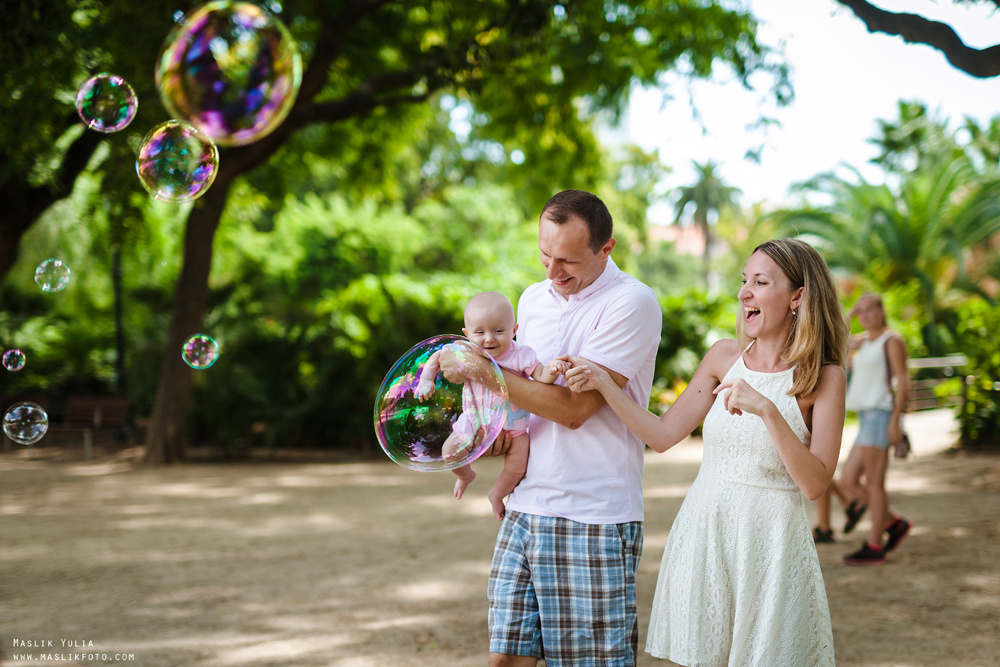 Летняя семейная фотосессия в Барселоне. Фотограф в Барселоне Испании Маслик Юлия