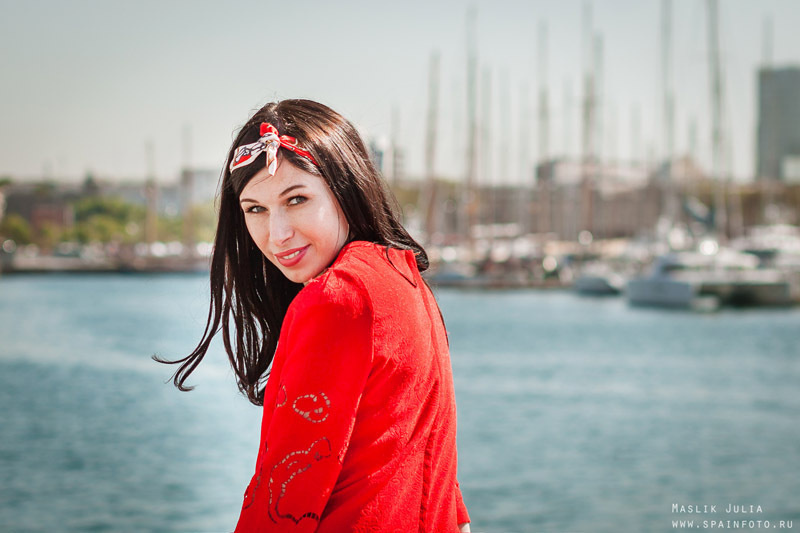 Elegante sesión de fotos en el puerto de Barcelona. Fotógrafo en Barcelona  Maslik Yulia