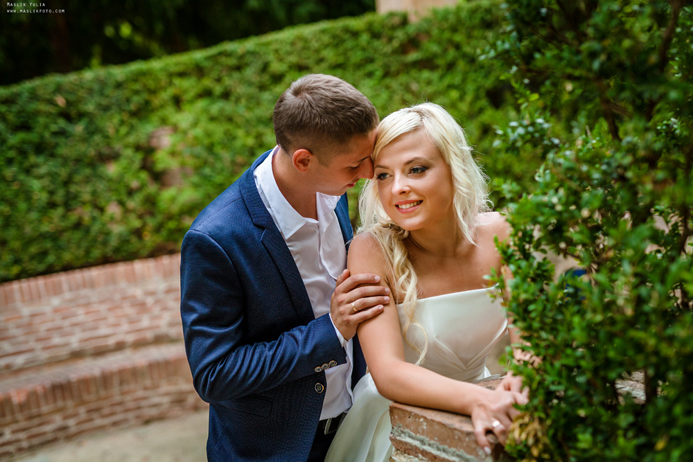 Sesja zdjęciowa w parku w Barcelonie. Fotograf w Barcelonie Hiszpanii Maslik Yulia