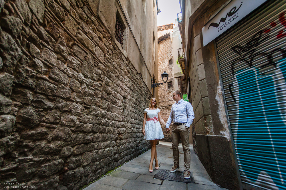 Нежная фотосессия в Барселоне. Фотограф в Барселоне Испании Маслик Юлия
