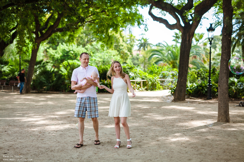 Летняя семейная фотосессия в Барселоне. Фотограф в Барселоне Испании Маслик Юлия