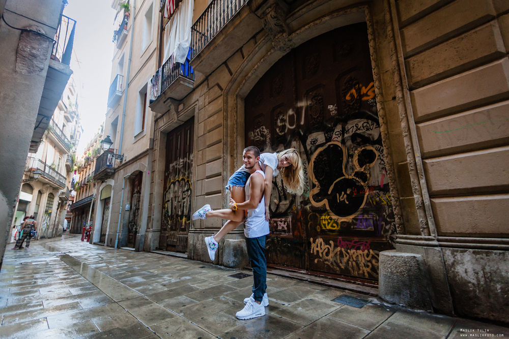 Dynamiczna sesja zdjęciowa w Barcelonie. Fotograf w Barcelonie Hiszpanii Maslik Yulia