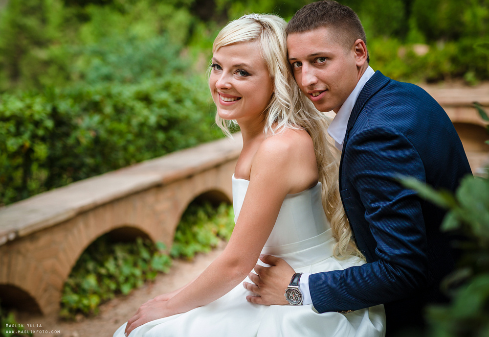 Sesja zdjęciowa w parku w Barcelonie. Fotograf w Barcelonie Hiszpanii Maslik Yulia