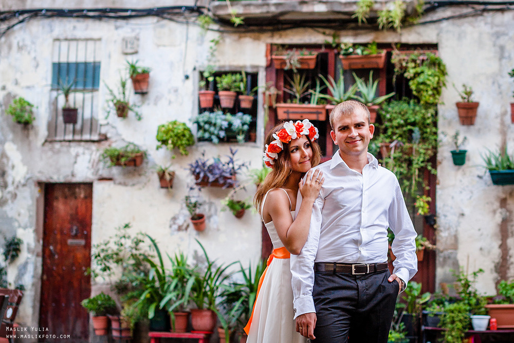Wedding photo session in Badalona, Spain. Photographer in Barcelona Spain Maslik Yulia