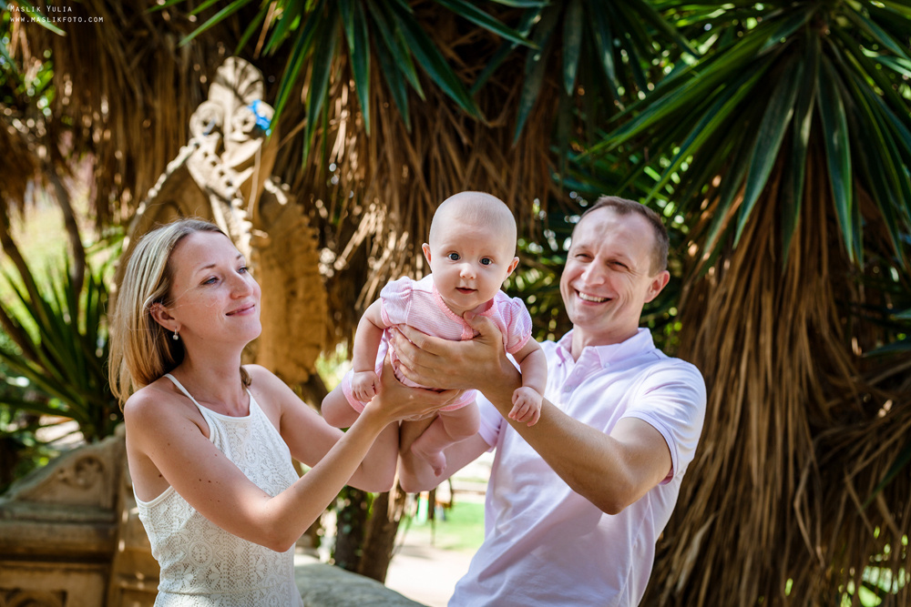 Летняя семейная фотосессия в Барселоне. Фотограф в Барселоне Испании Маслик Юлия