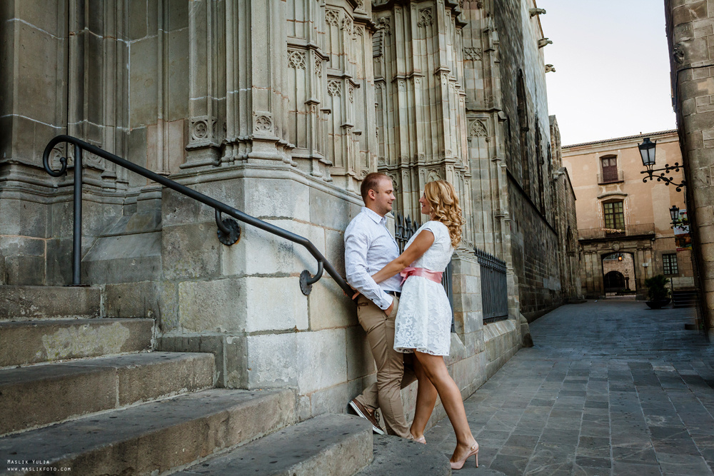 Нежная фотосессия в Барселоне. Фотограф в Барселоне Испании Маслик Юлия