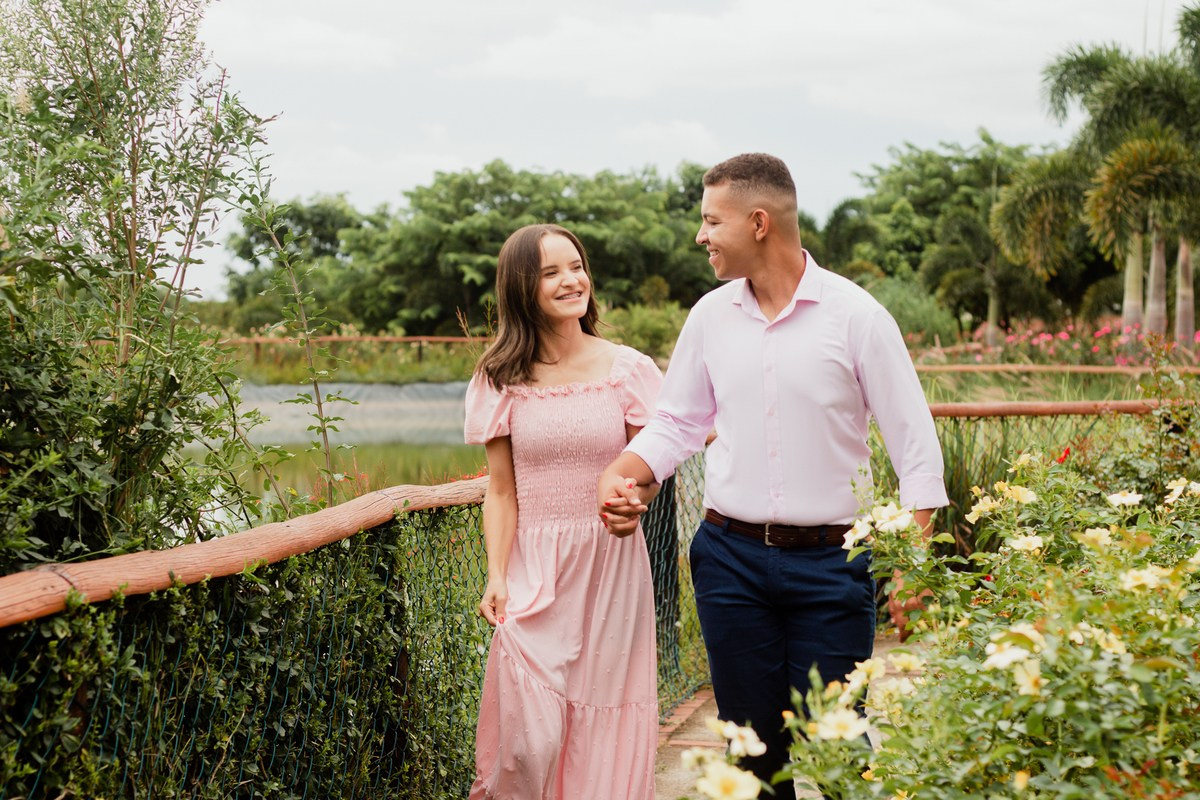 Ensaio Romântico de Casal em Holambra no Bloemen Park | Joyce Maria Fotografia. Joyce Maria Fotografia | Fotógrafa em Holambra