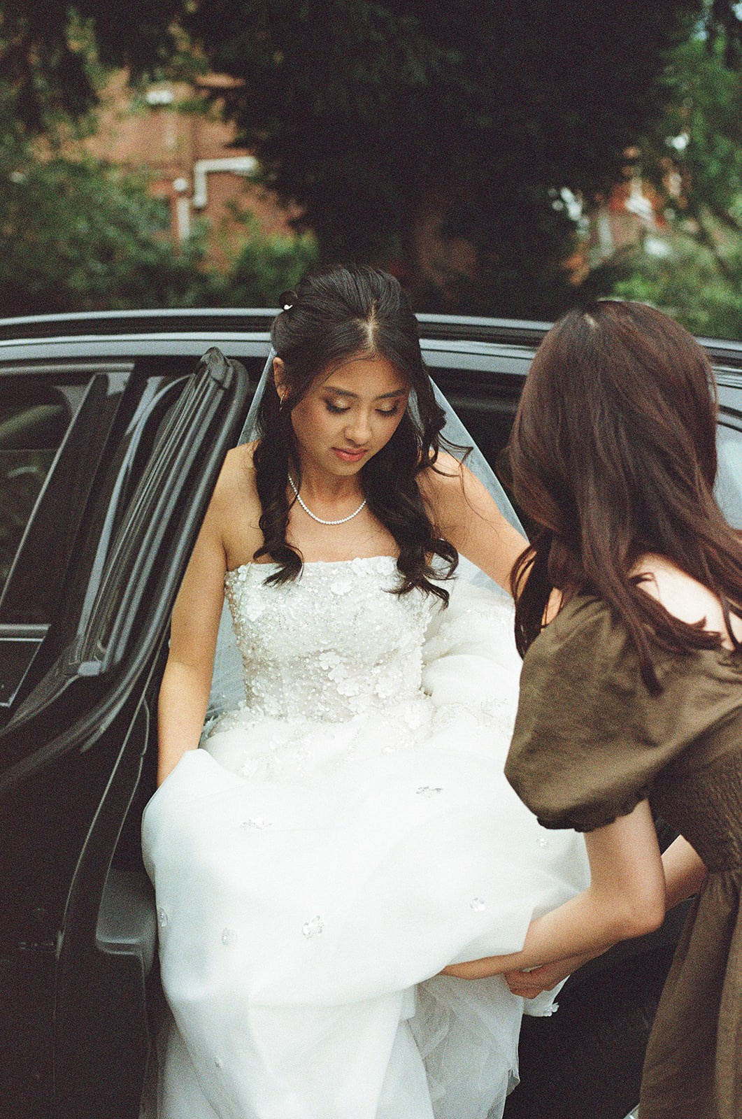 Bridal hairstyles, wedding hairstylist, elegant wedding hair. Makeup artist and Hair stylist in London