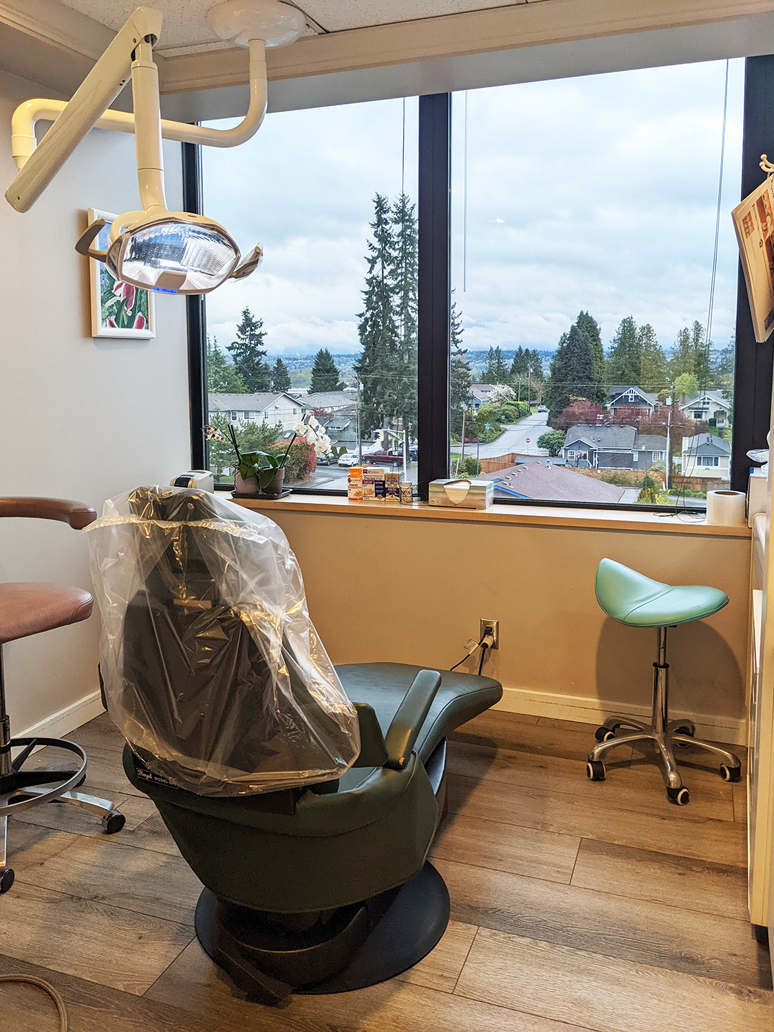 Dental clinic team. YuAnna studio. Family & Kids Photographer in Seattle area, located in