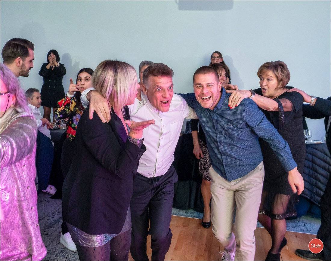 New Year 2025 in Manicook restraunt. Photographe à Strasbourg | Portraits, Studio, Enfants, Événements