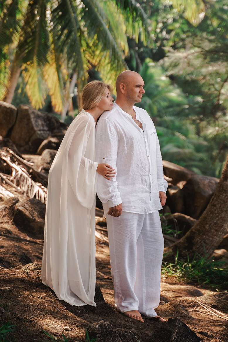 Couple Photography in Hoi An | Romantic & Timeless. Photographer in Hoi An — Veronika Guzenko. Natural photoshoots for couples, families and solo travelers. Book your shoot today