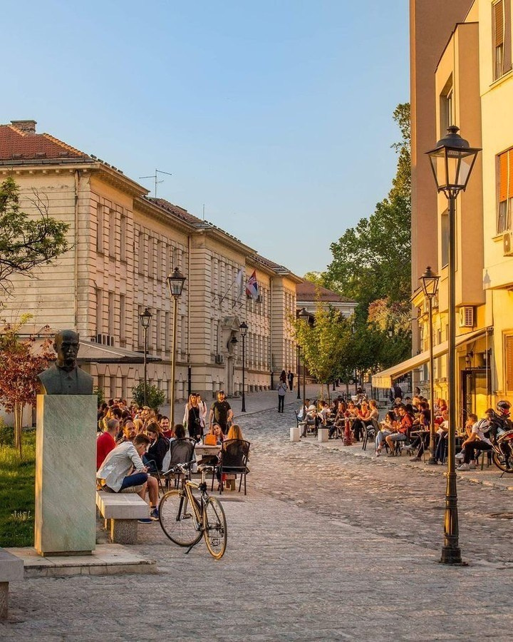 Prirodne lokacije za fotografisanje mladenca u Beogradu. Fotograf za venčanja Beograd | Mandic Weddings