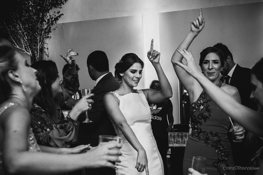 Casamento de Márcia e Marcos na Casa de Chá em Aldeia Pernambuco. Casamento ao ar livre. EntreOlhares Fotografia e Filmagem de Casamentos em Recife/PE e João Pessoa/PB — Momentos únicos eternizados com sensibilidade