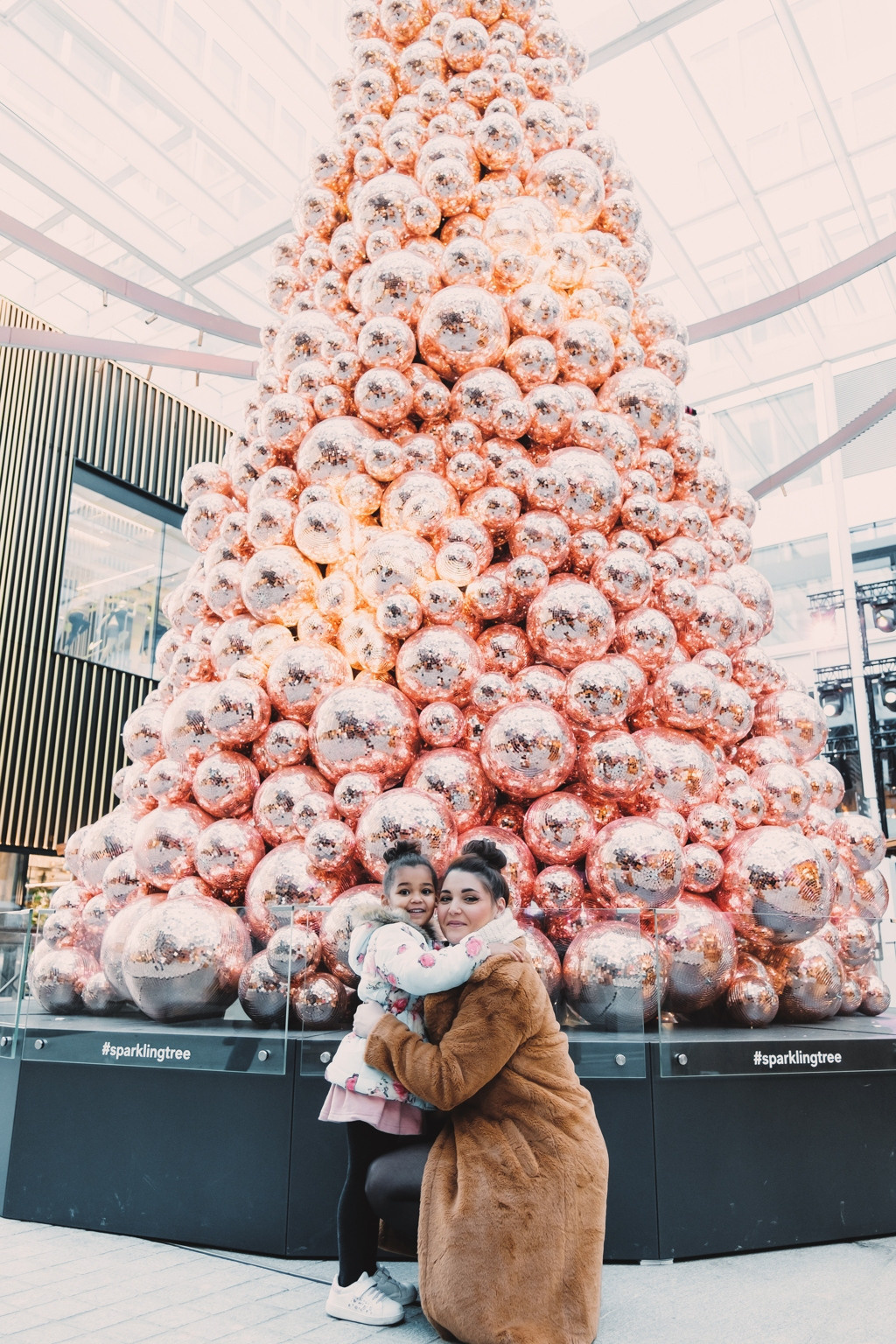 JESSICA AND MIA | FAMILY PHOTOSHOOT | ZÜRICH. HOME