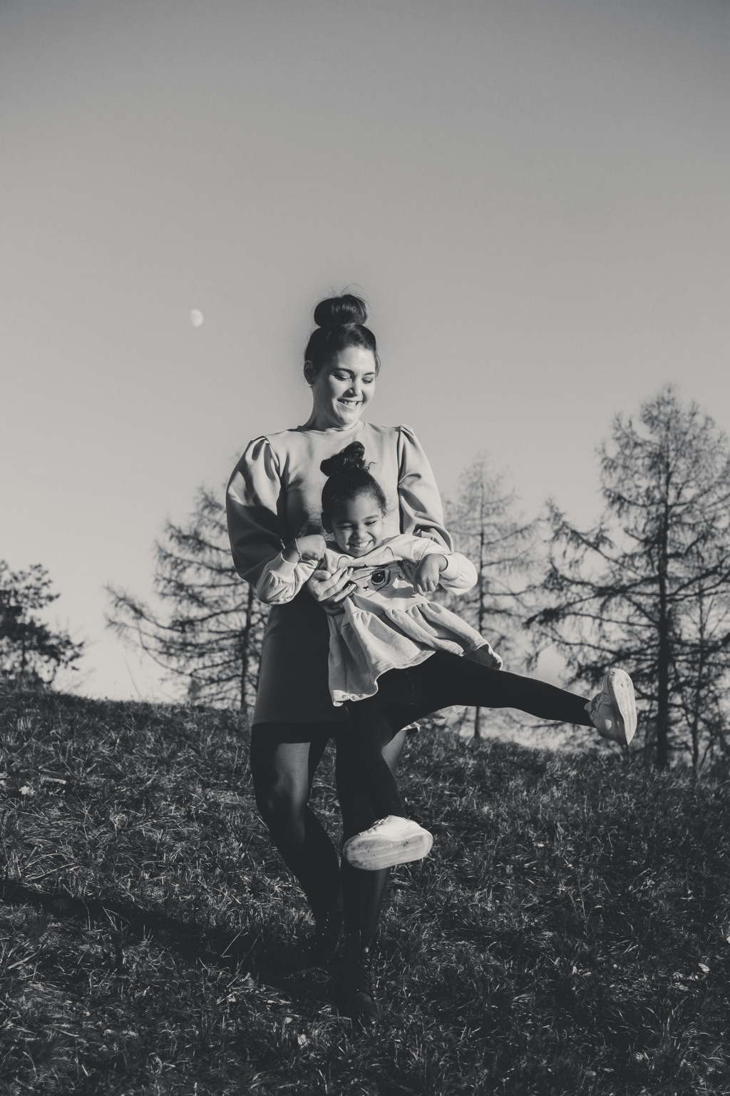 JESSICA AND MIA | FAMILY PHOTOSHOOT | ZÜRICH. HOME