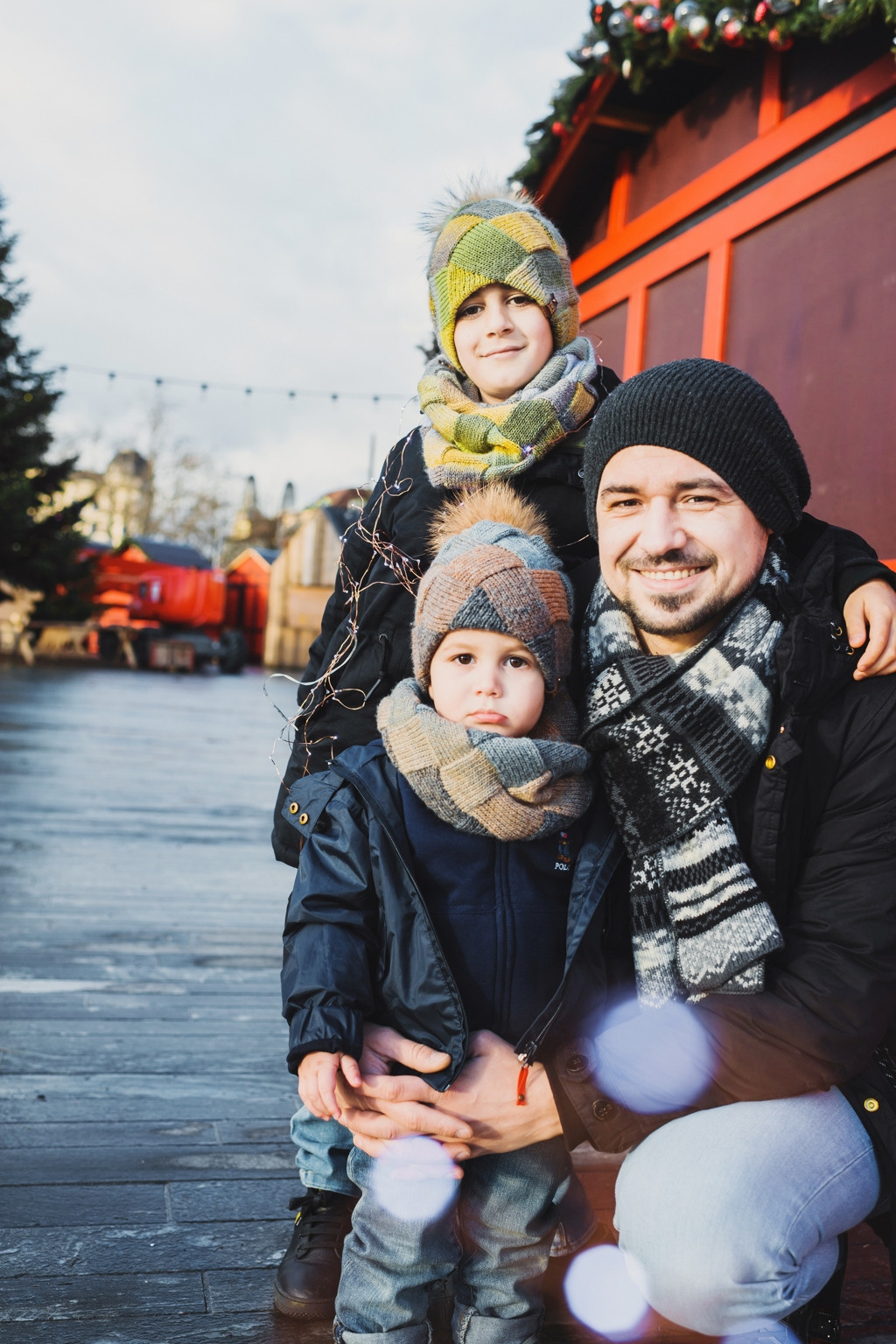 SABINA, NEBOJSA, PHILIPP AND KEMRAN | CHRISTMAS FAMILY PHOTOSHOOT | ZÜRICH. HOME
