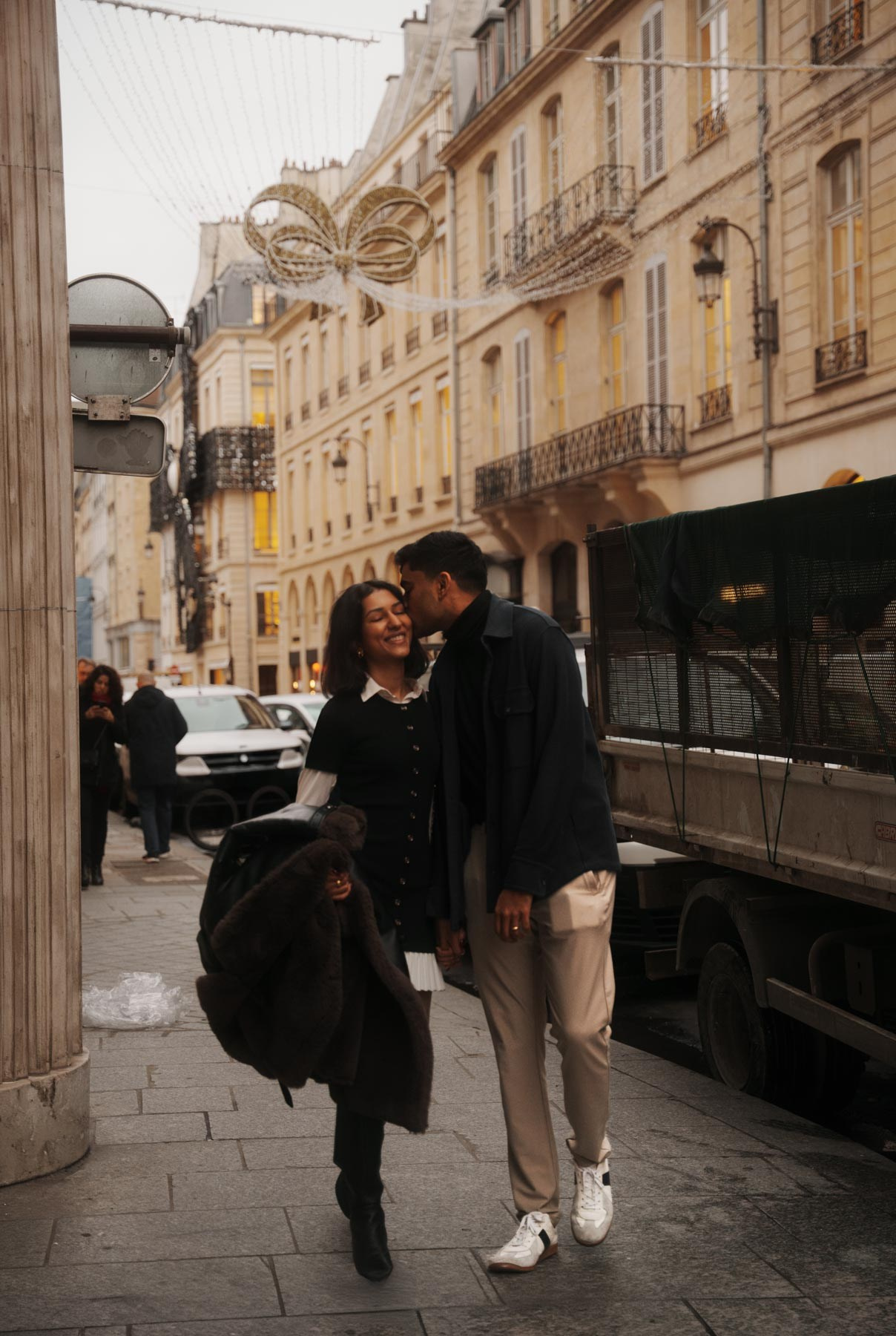 Abi & Sai — Christmas in Paris. Фотограф в Париже Полина Осипова