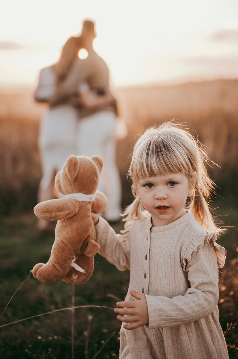 Milena / trudnicko fotografisanje sa porodicom. Deciji i porodicni fotograf u Beogradu Oksana Skendzic