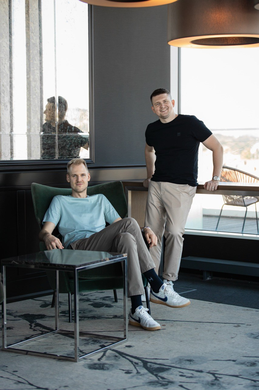 Korporátní a firemní fotografie. Dana Lišková — Empatická fotografka | Introspektivní umělkyně | Neurodivergentní koučka| Zakladatelka Artepy.cz