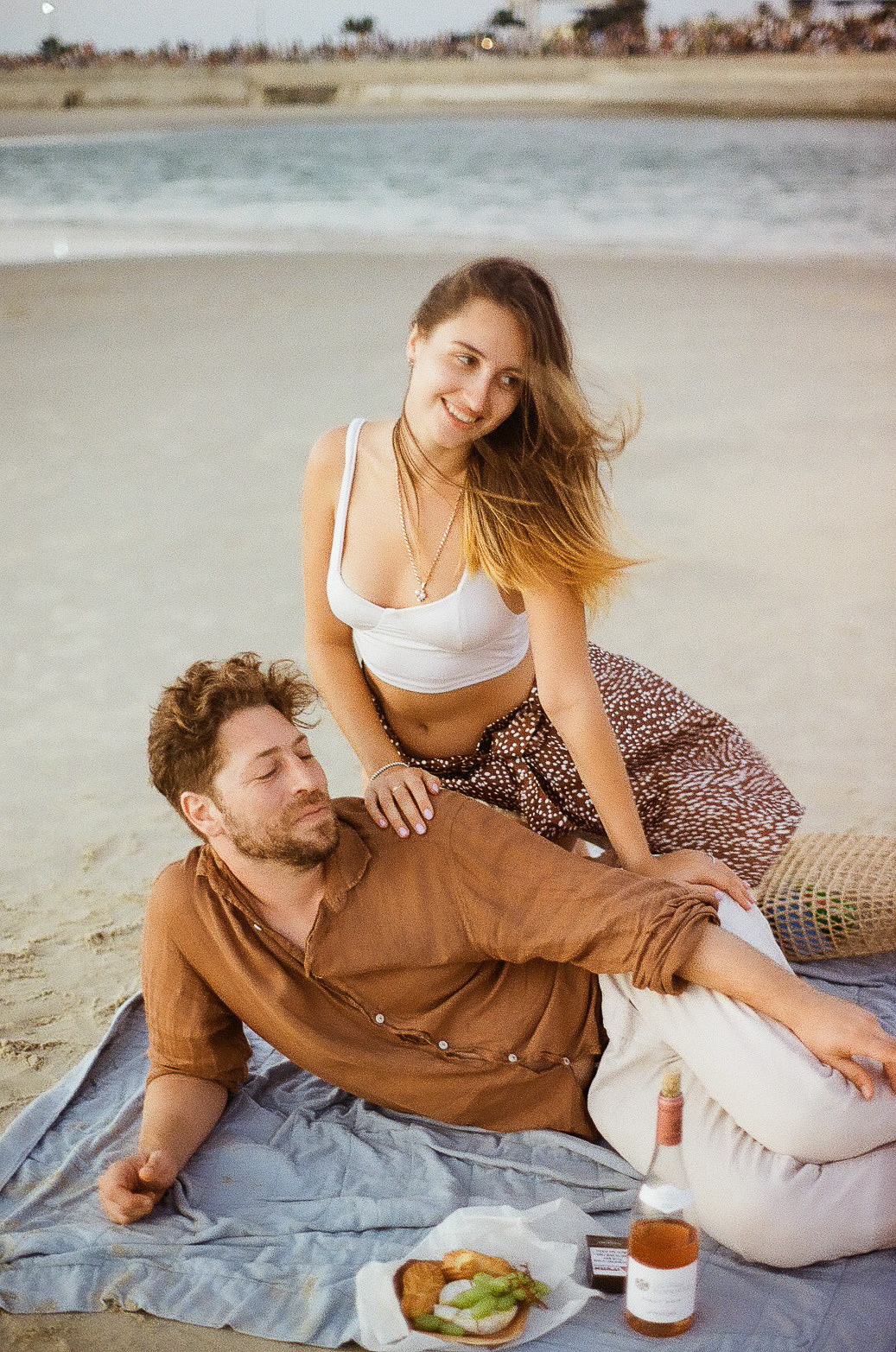 Dasha & Jessie. Film photographer