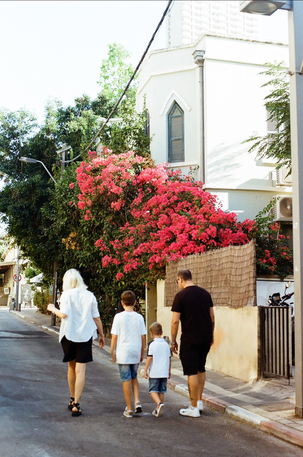 Анна с семьей. Film photographer