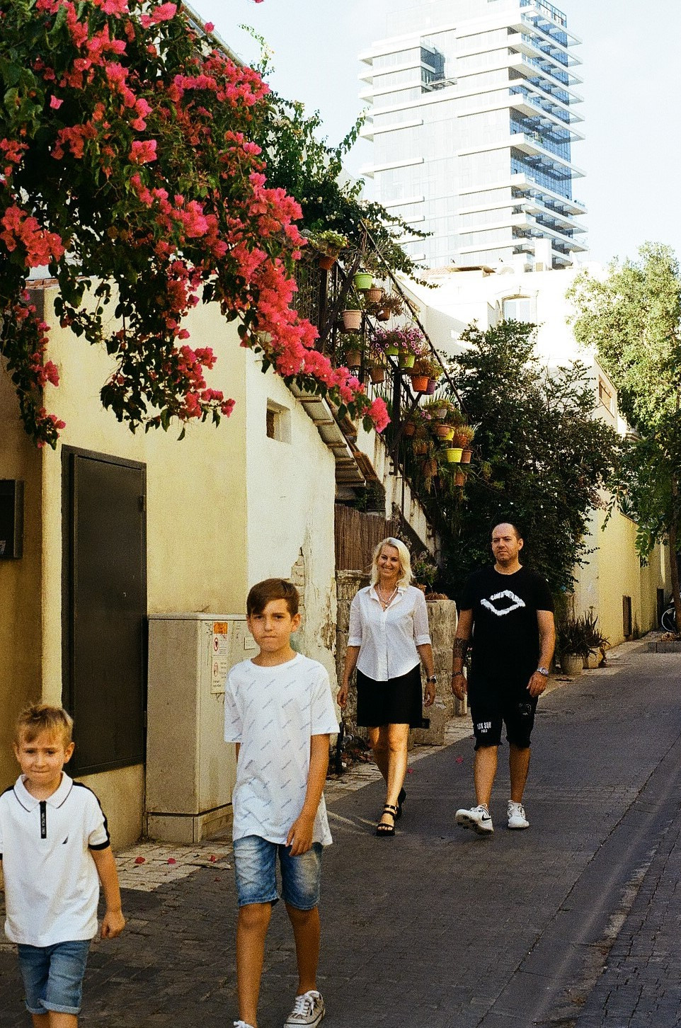 Анна с семьей. Film photographer