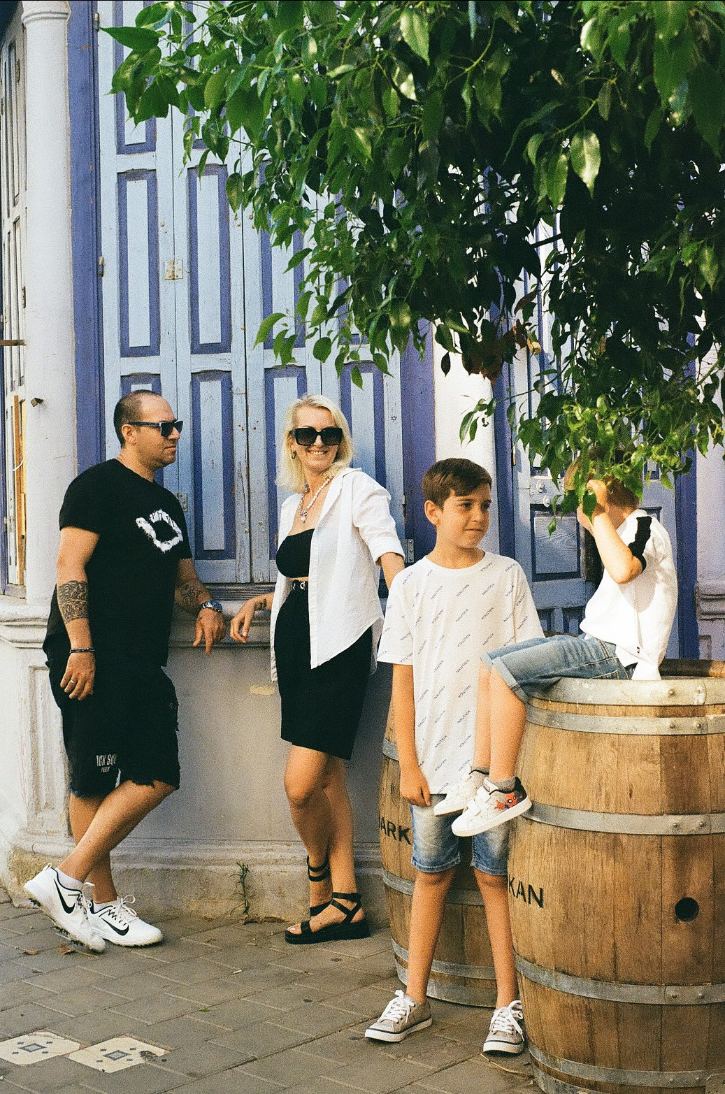 Анна с семьей. Film photographer