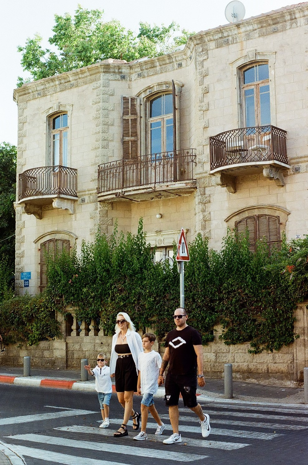 Анна с семьей. Film photographer