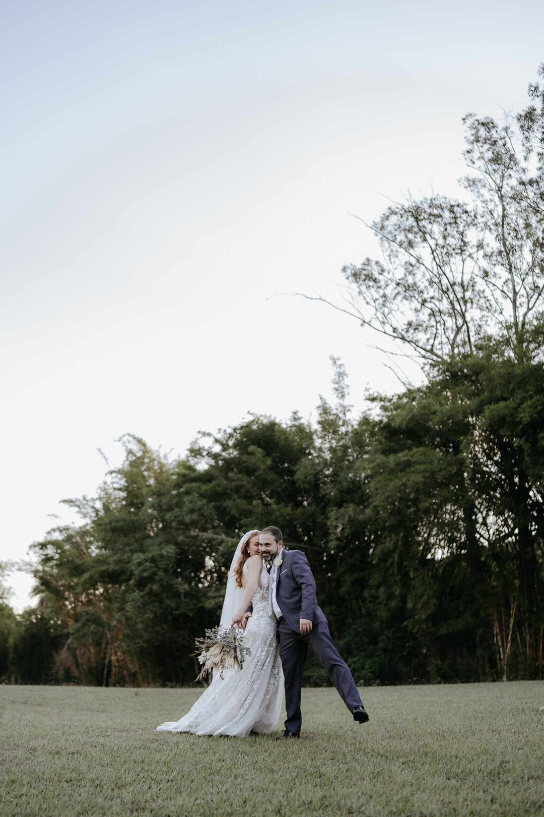 Vivian e Paulo. Edu e Josi Fotografia de Casamento em Belo Horizonte | Fotos Naturais