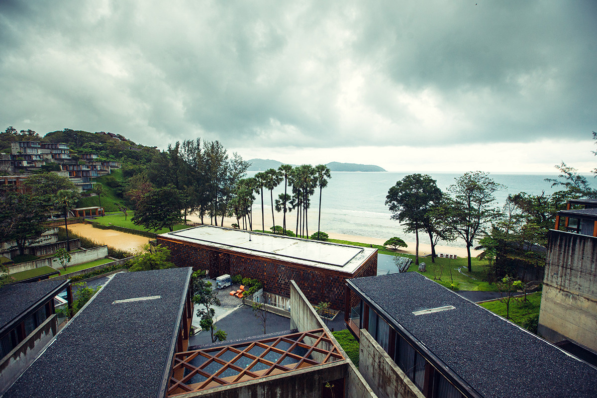 Свадьба с гостями в шикарном отеле the Naka Phuket. Фотограф на Пхукете в Таиланде
