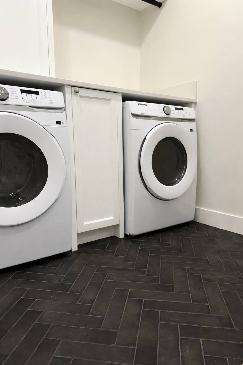 Laundry. Moroz Building Solutions LTD