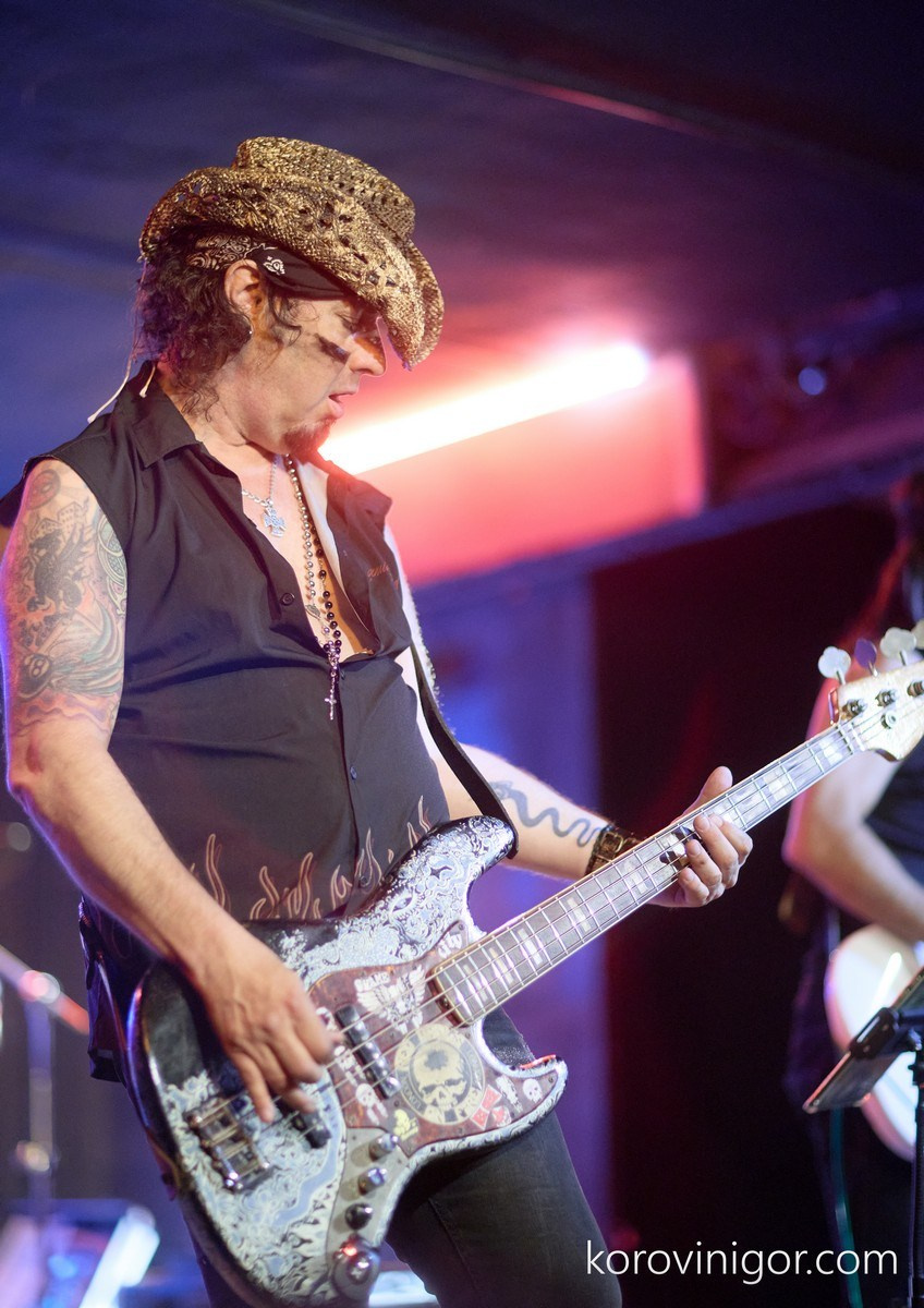 Mötley Crüe tribute. La Granja Cultural Association Alcoy Spain