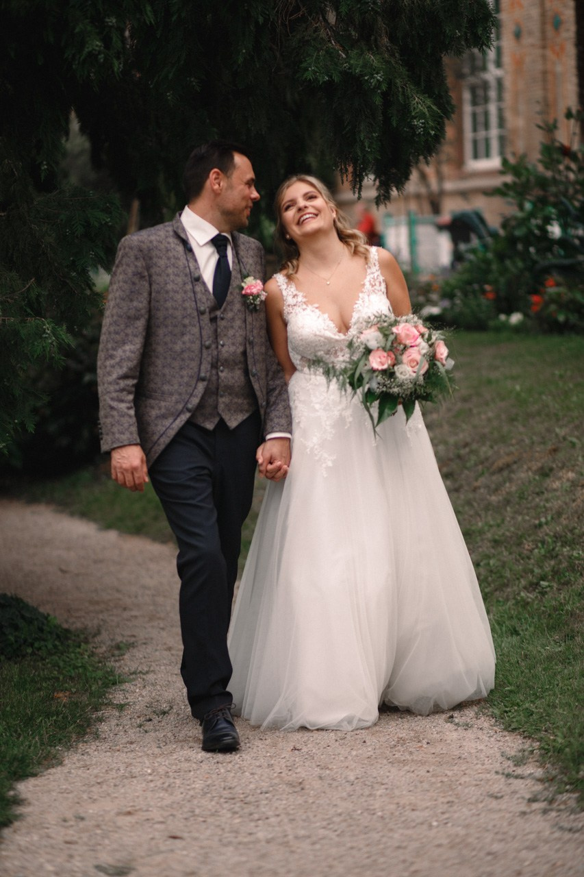 Kirchliche Hochzeit Rheinterrassen Karlsruhe – Noelia & Timo | Hochzeitsfotograf & Videograf