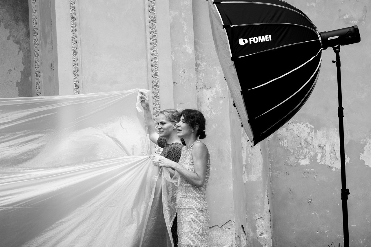 Backstage fotografie. Dana Lišková — Empatická fotografka | Introspektivní umělkyně | Neurodivergentní koučka| Zakladatelka Artepy.cz