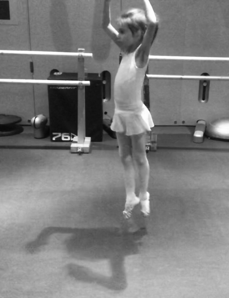 L'école des danses, Le maître de danse, professeur des danses, Les leçons le ballet classique, stretching,  danse orientale, danse classique, danse populaire, les fondements du ballet, la mise en scène du châssis pour la danse, leçons individuelles,  Школа танцев в Люксембурге, Преподаватель танцев, учитель танцев, Уроки классического балета, растяжки, восточного танца, классического танца, народного танца, основы балета, постановка корпуса для танца.