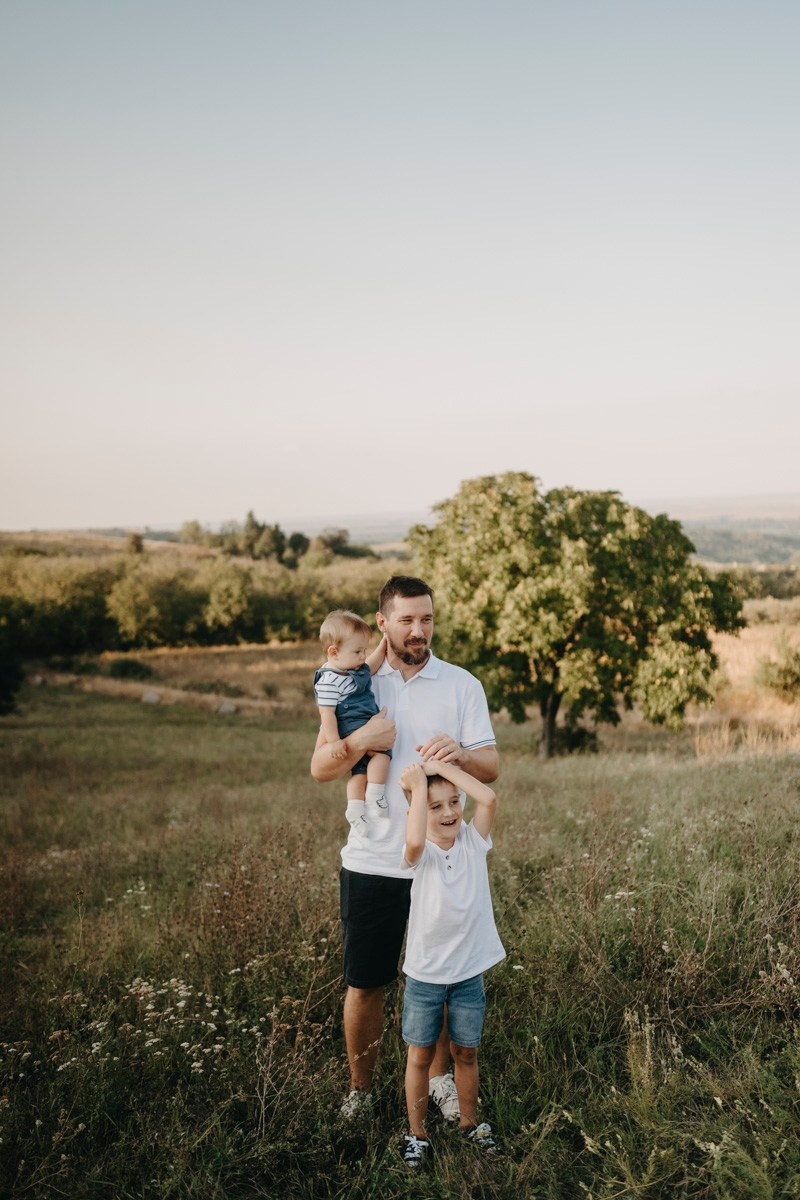 Basici / porodicno fotografisanje u prirodi. Deciji i porodicni fotograf u Beogradu Oksana Skendzic