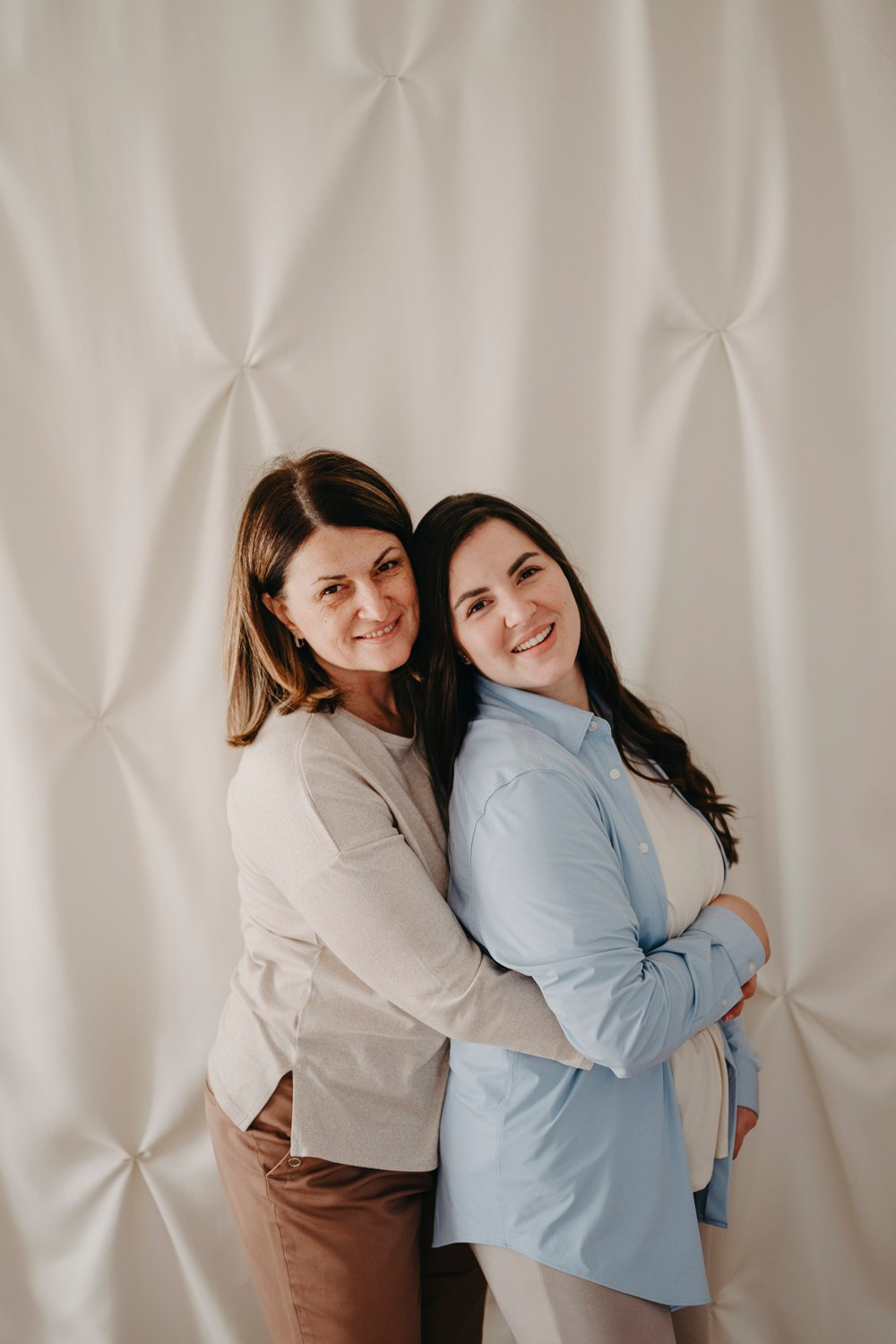 Mamine i bakine Masa i Nadja. Deciji i porodicni fotograf u Beogradu Oksana Skendzic