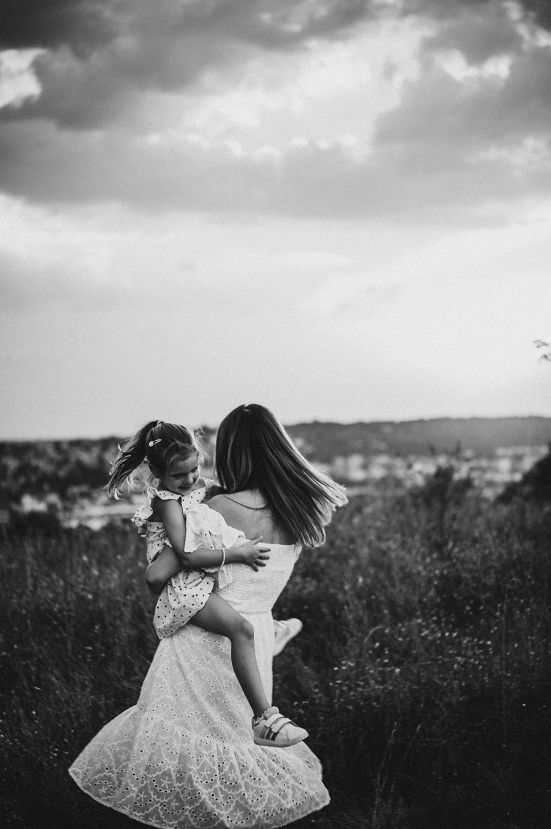 Sonja, Bojan, Nadja i Una / porodicno fotografisanje. Deciji i porodicni fotograf u Beogradu Oksana Skendzic