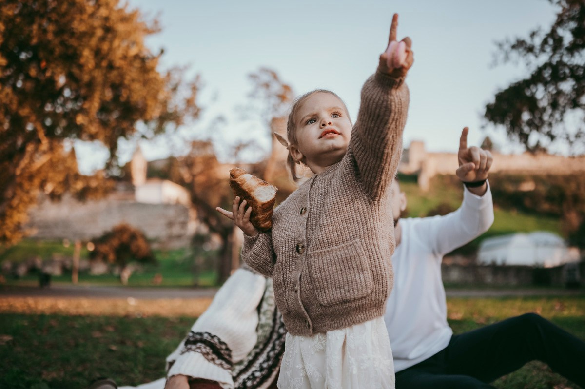 Anastasija, Aleksej i Agata / porodicno fotografisanje napolju. Deciji i porodicni fotograf u Beogradu Oksana Skendzic