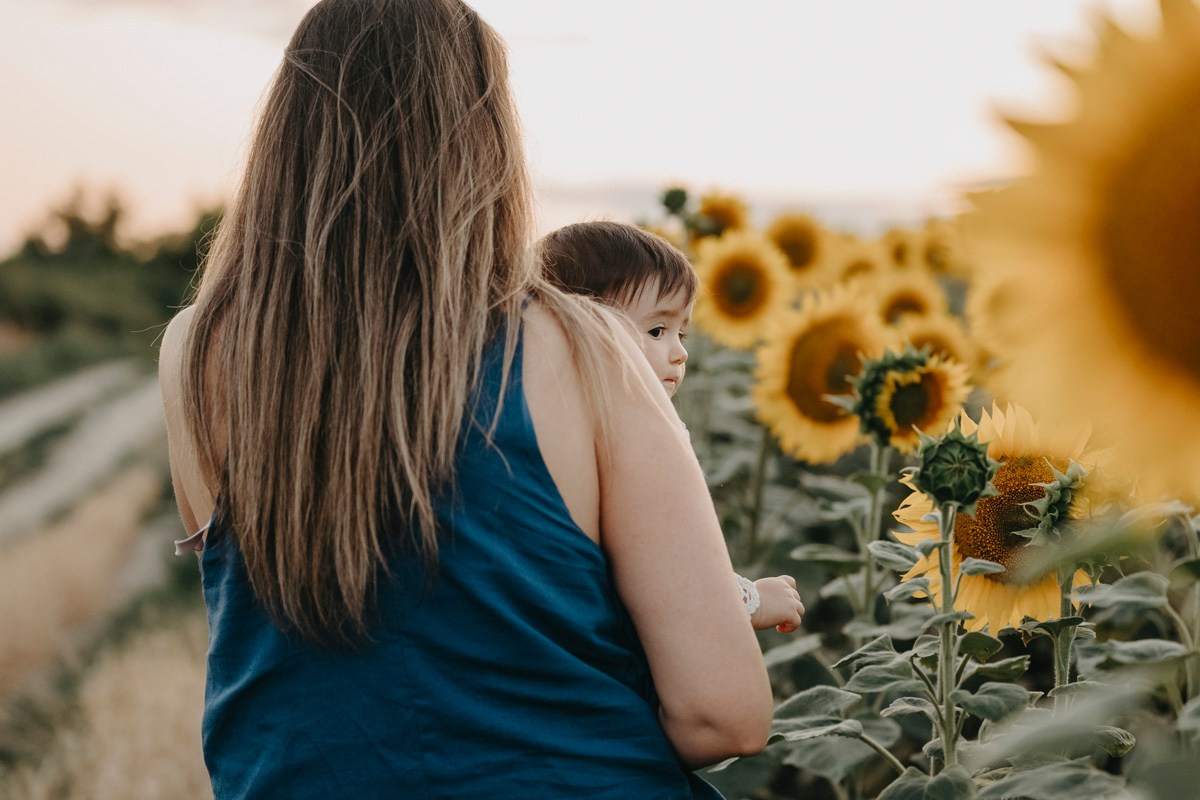 Jelena Milos Dunja i Mila / porodicno fotografisanje. Deciji i porodicni fotograf u Beogradu Oksana Skendzic