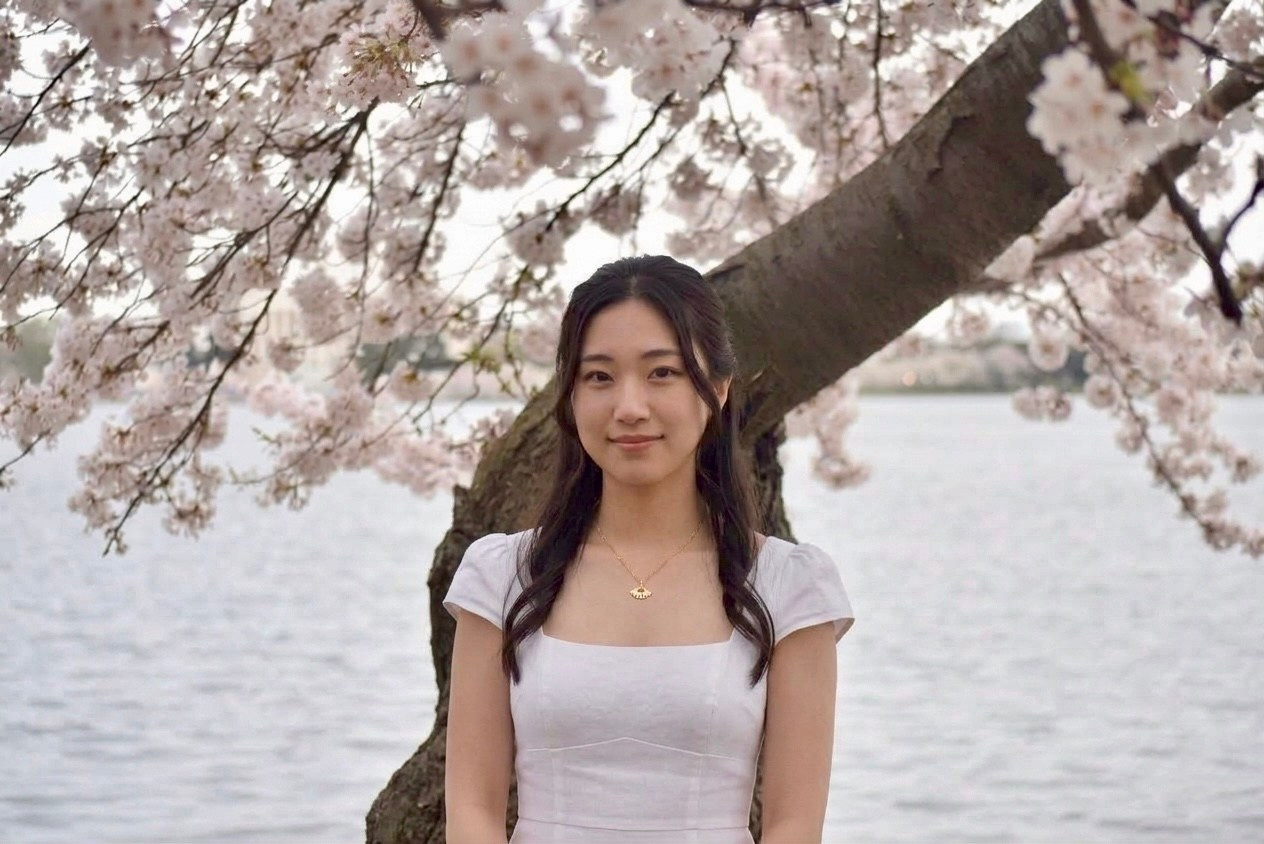 Cherry blossom mini shoot with Jessica. Kelly Sang, graduation and portrait photographer in Boston