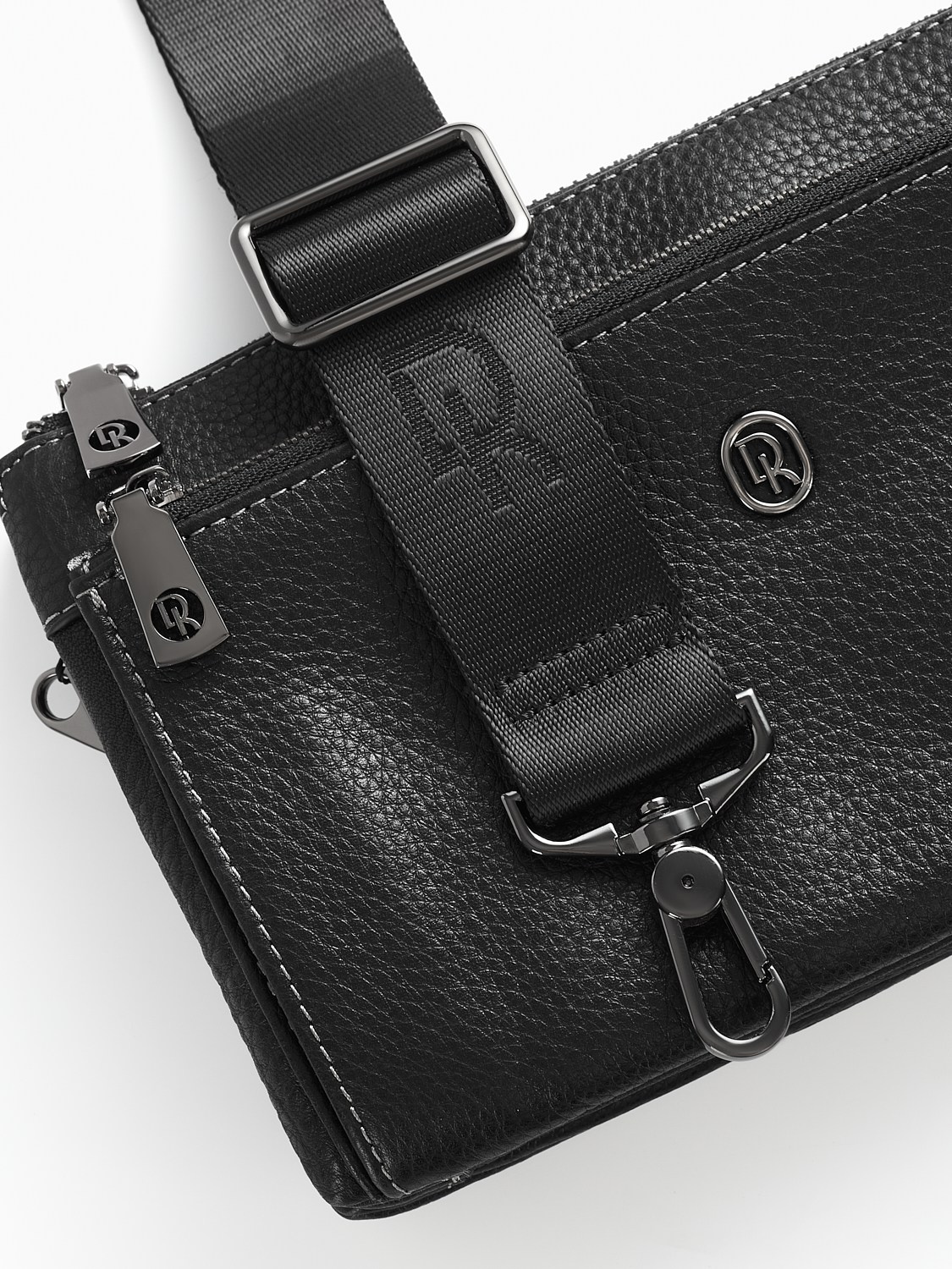 Сумки и кошельки. Предметная фотосъемка в Алматы. Студия фото и видео съемки товаров