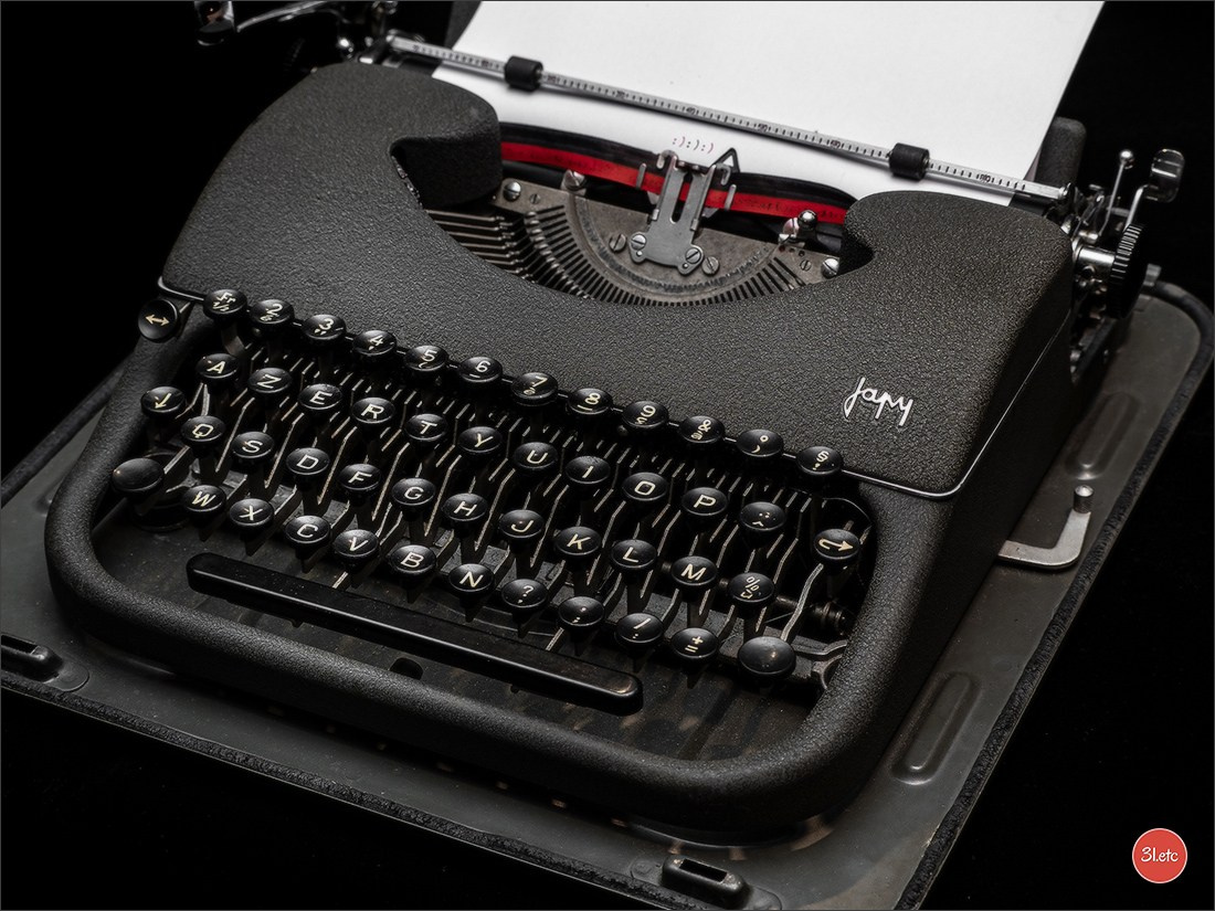 Typewriters photosession. Photographe à Strasbourg | Portraits, Studio, Enfants, Événements