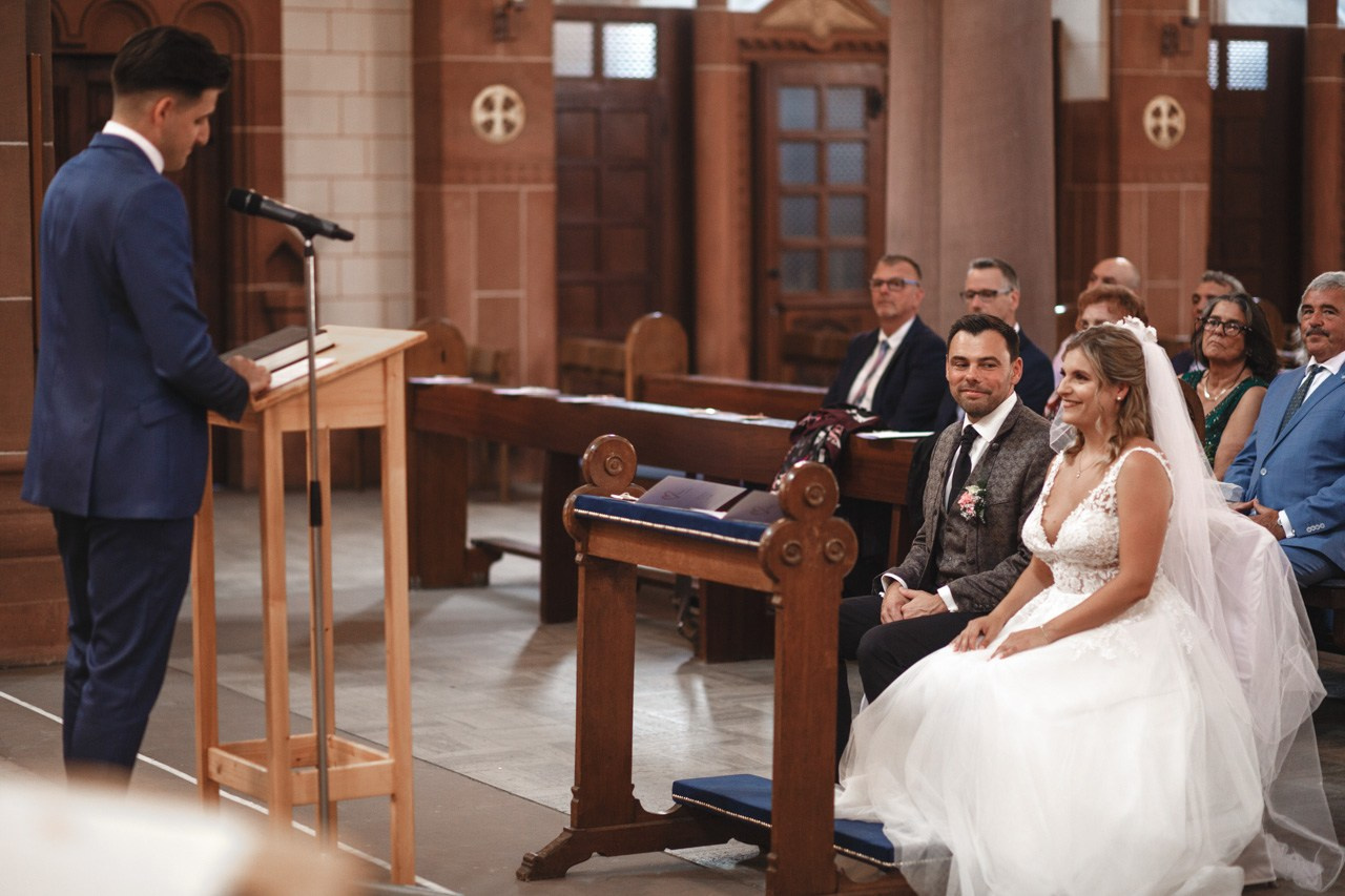Kirchliche Hochzeit Rheinterrassen Karlsruhe – Noelia & Timo | Hochzeitsfotograf & Videograf