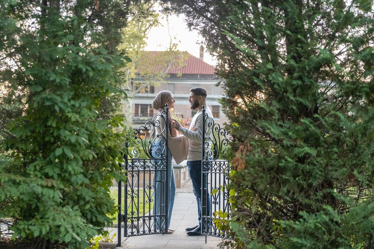 Engagement. Wedding and Event photography, Kisses + Veil