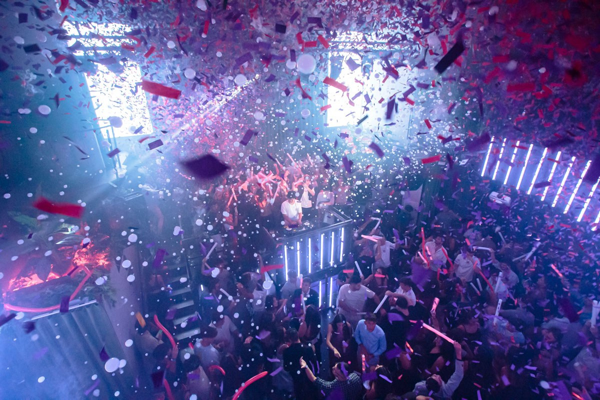 Las discotecas. Fotógrafo de retrato, familia y reportajes en Valencia | España | Europa Vitalii Lumier